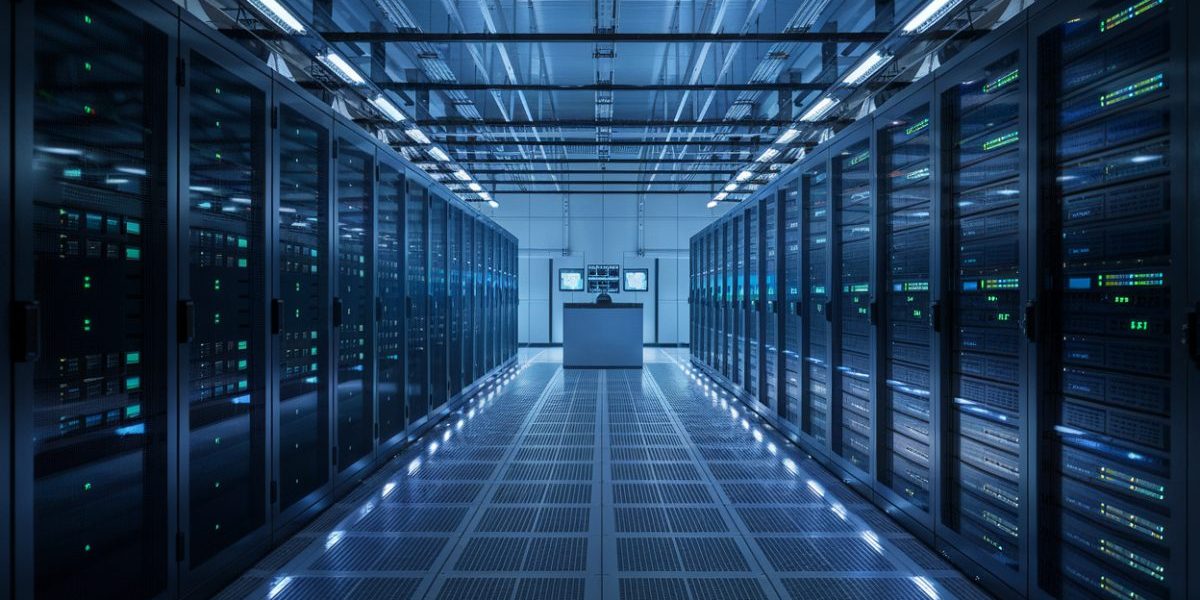 Intérieur d'un data center moderne avec des serveurs et des lumières LED