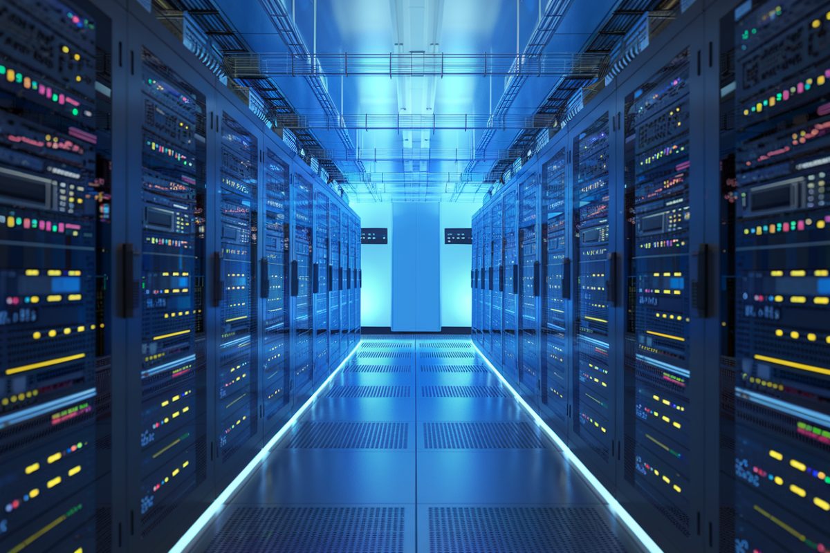 Salle de serveurs moderne avec éclairage LED